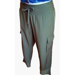 MONDETTA SPORT Olive Green Cargo Capri Pants Size M